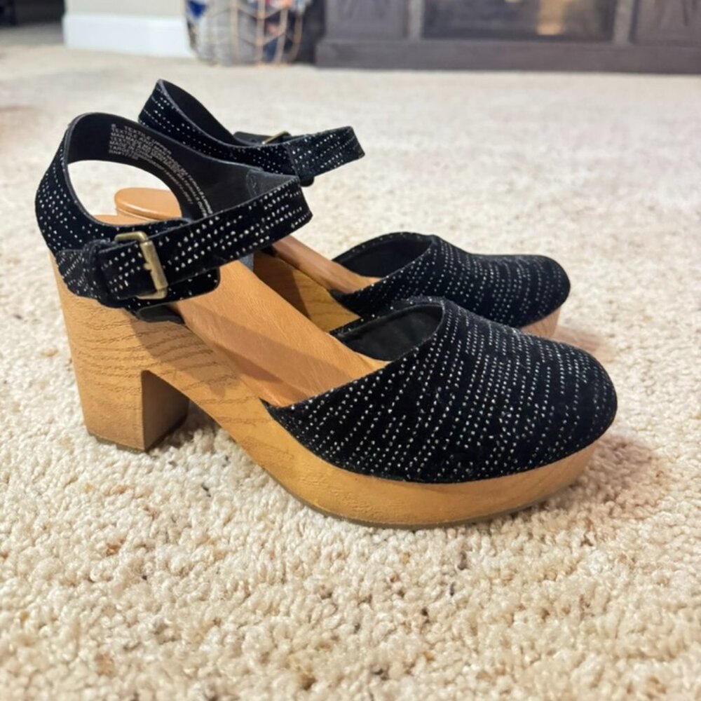 Universal Thread Black Wedge Heel